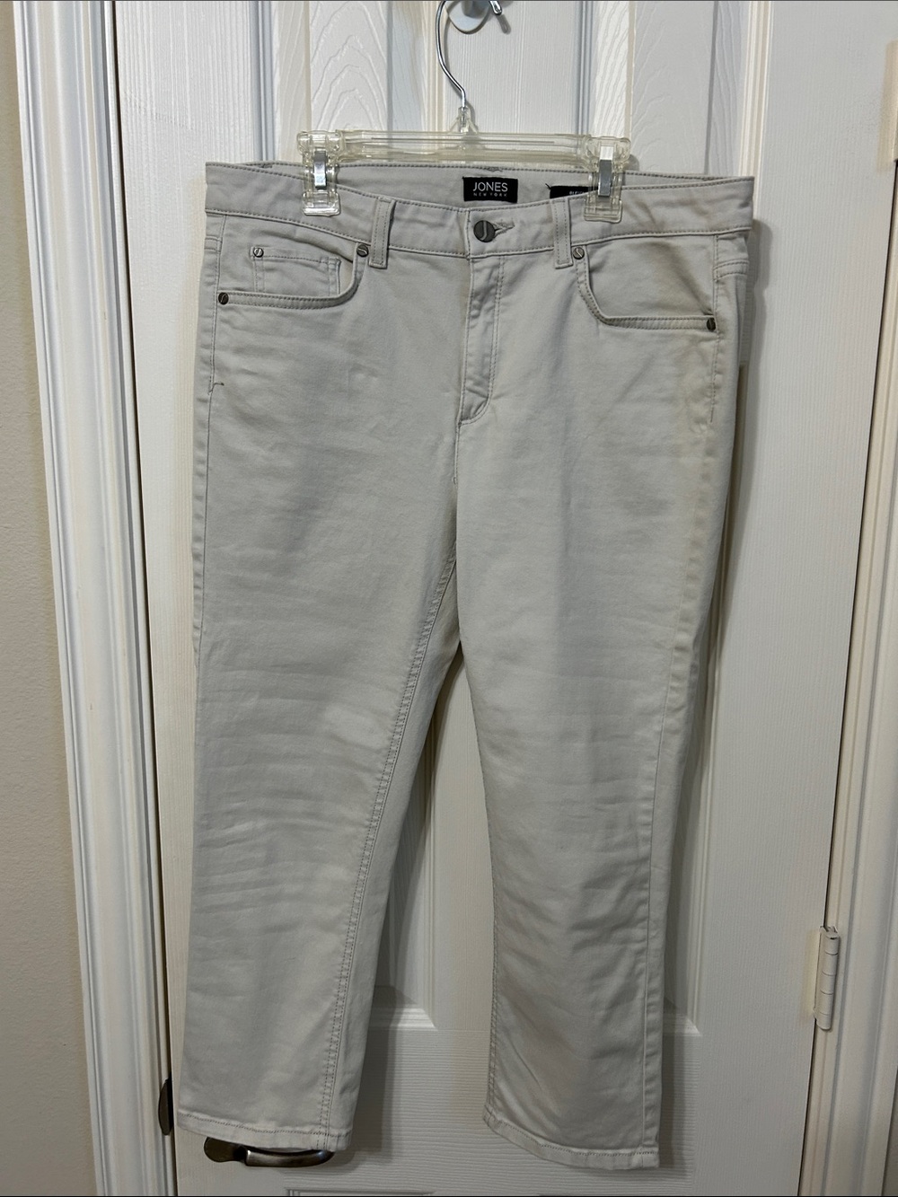 Jones New York beige/cream Crop Jeans size 10